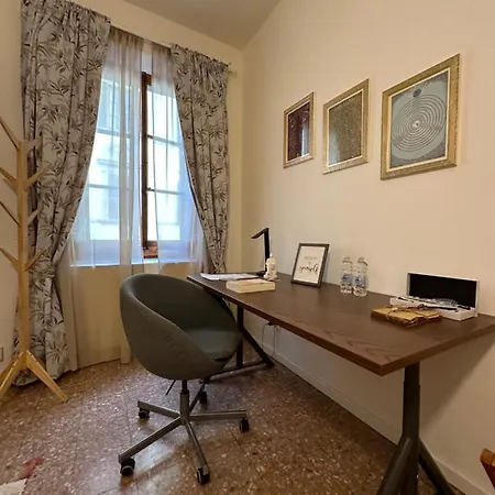 Dante Alighieri - Casa Babette Bed & Breakfast