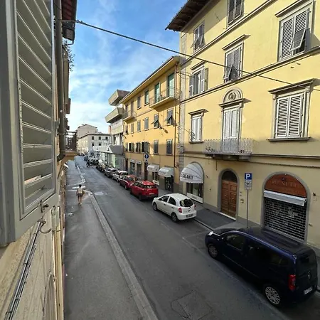 Dante Alighieri - Casa Babette Bed & Breakfast Florence