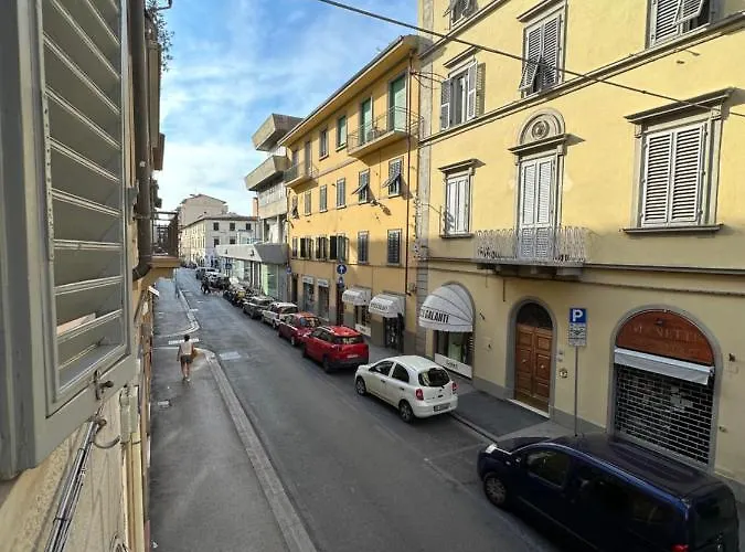 Dante Alighieri - Casa Babette Bed & Breakfast Florence